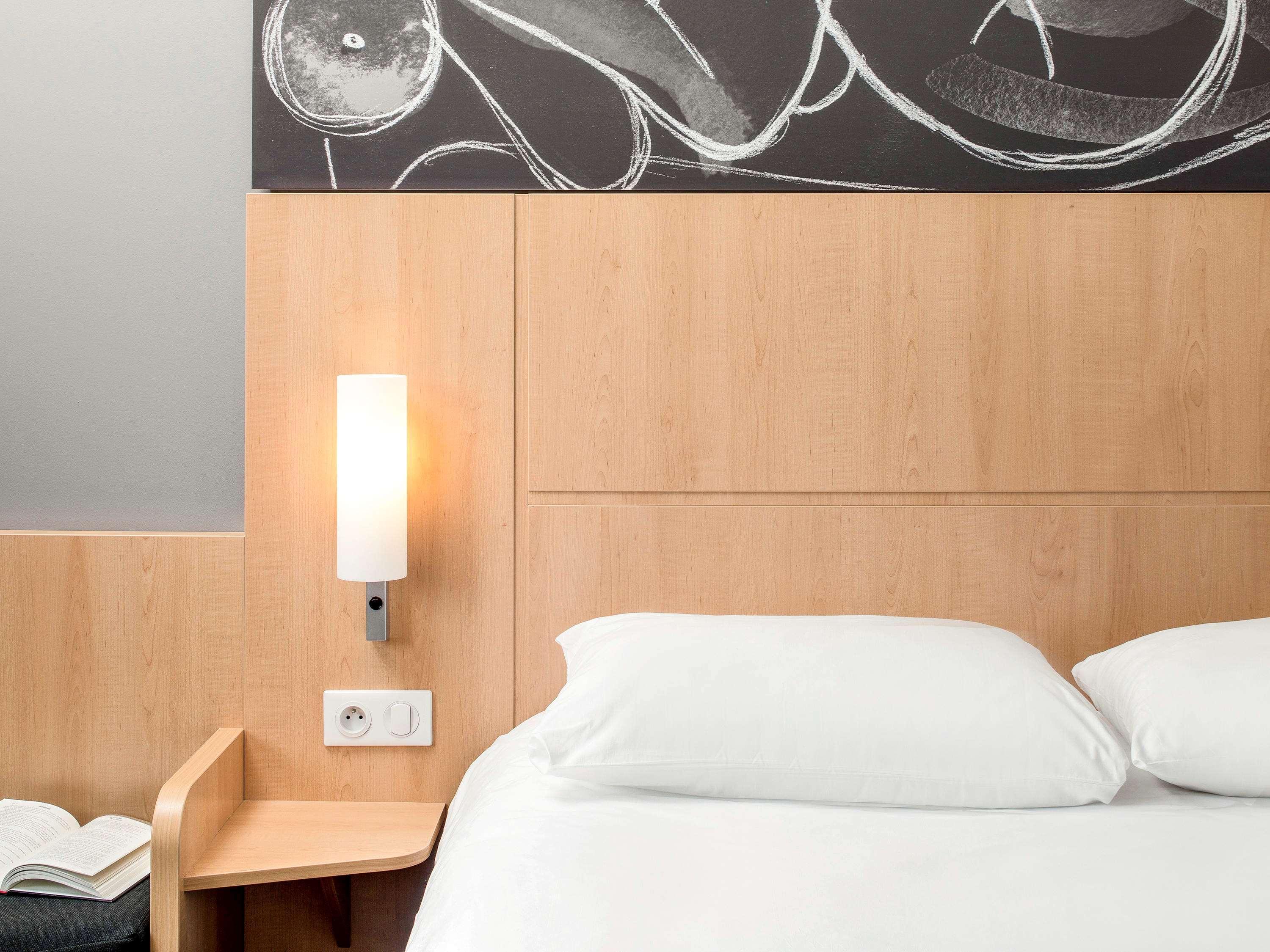 ホテル Ibis Montceau Les Mines エクステリア 写真