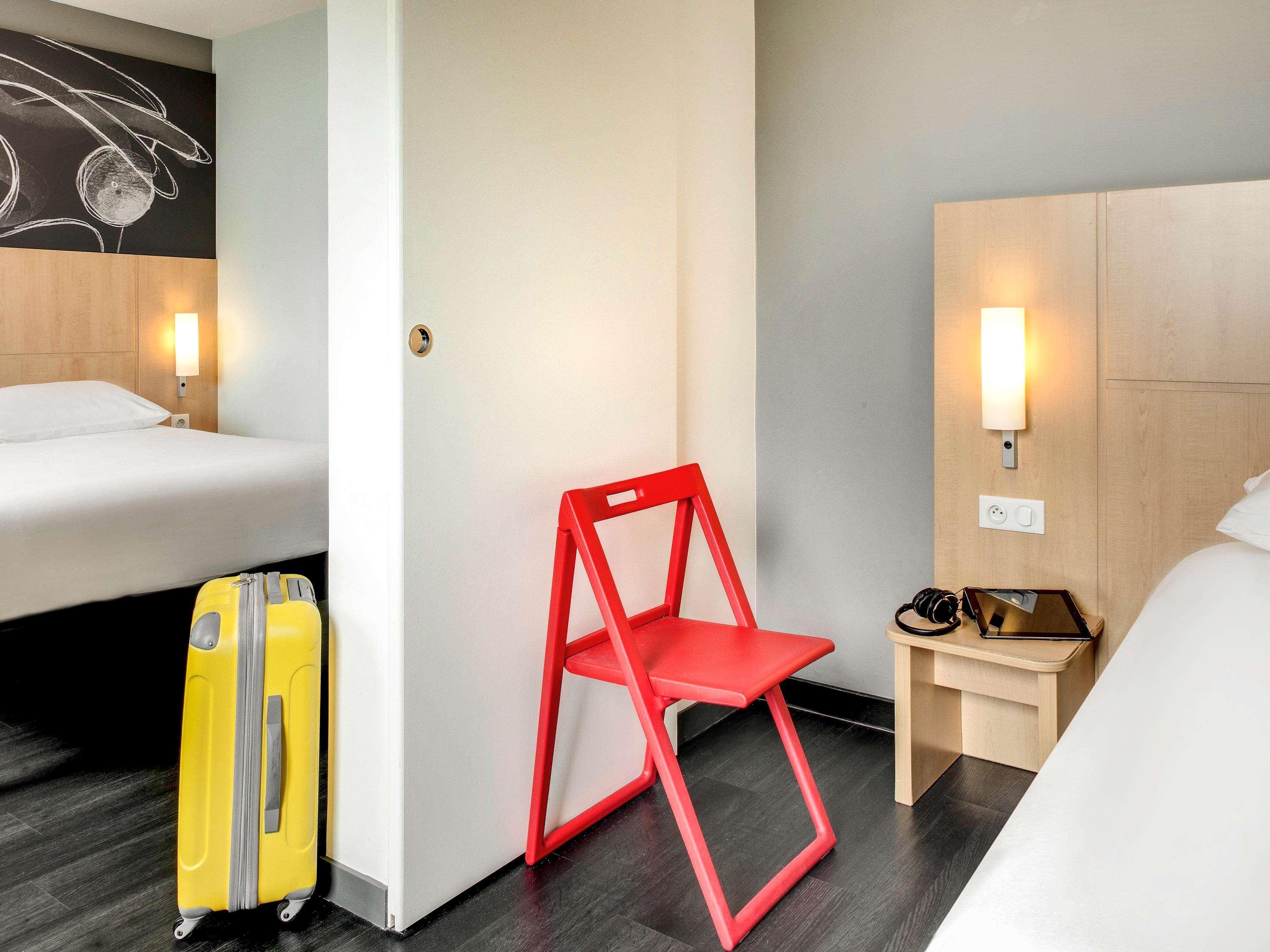 ホテル Ibis Montceau Les Mines エクステリア 写真