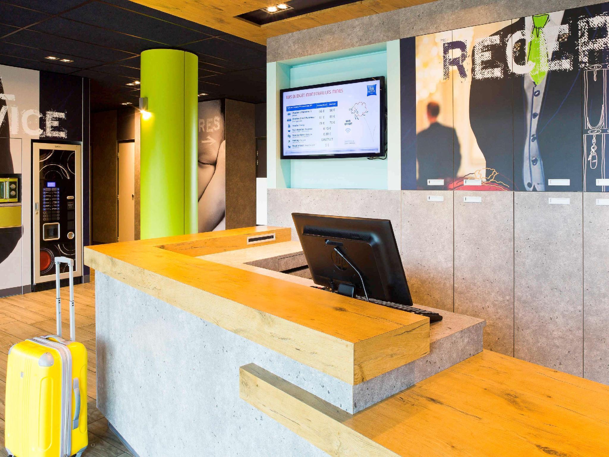 ホテル Ibis Montceau Les Mines エクステリア 写真
