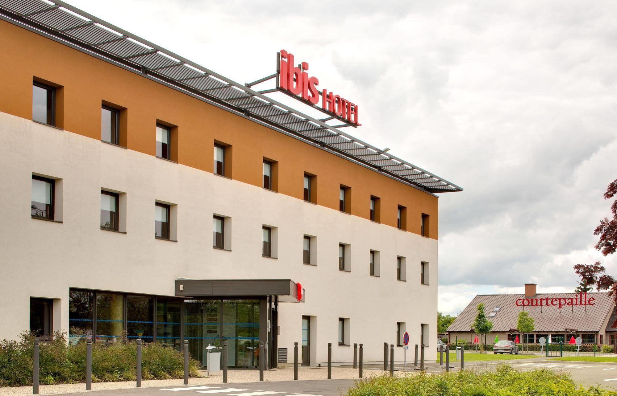 ホテル Ibis Montceau Les Mines エクステリア 写真