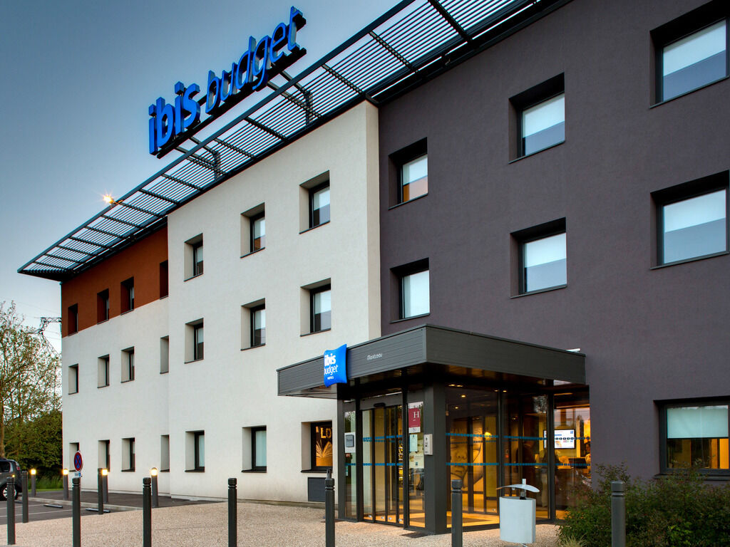 ホテル Ibis Montceau Les Mines エクステリア 写真